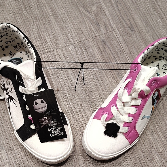 Nightmare Before Christmas Women's Jack and Sally Low-Top Court Sneakers - Picture 4 of 5